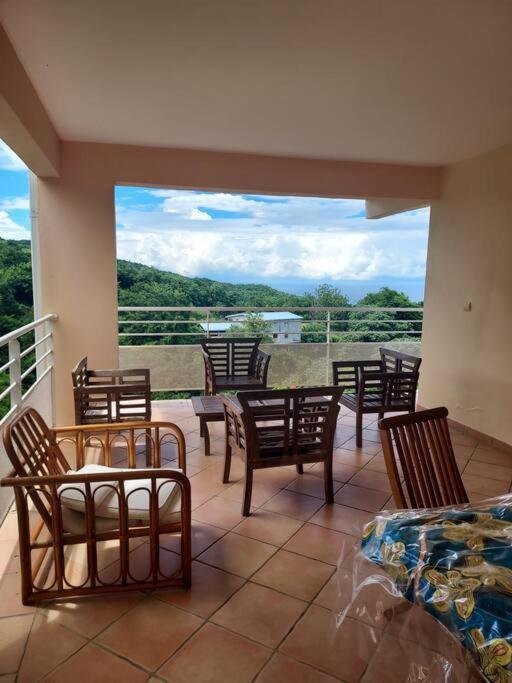 Grand Studio En Bas De Villa Avec Vue Sur Mer Au Carbet Le Carbet Kültér fotó
