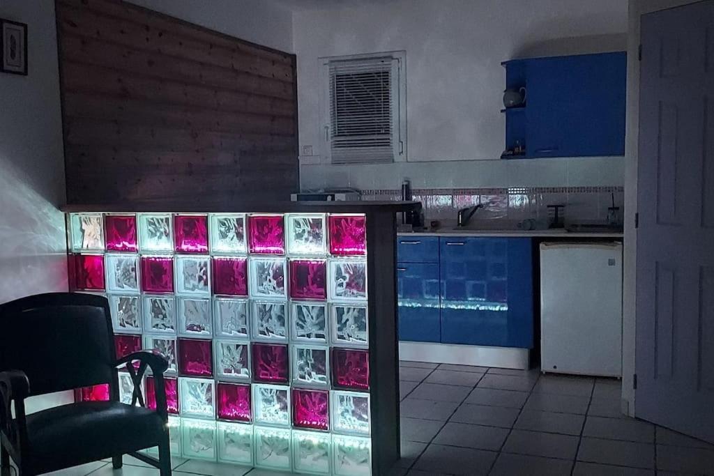 Grand Studio En Bas De Villa Avec Vue Sur Mer Au Carbet Le Carbet Kültér fotó