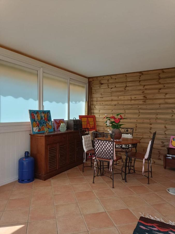 Grand Studio En Bas De Villa Avec Vue Sur Mer Au Carbet Le Carbet Kültér fotó